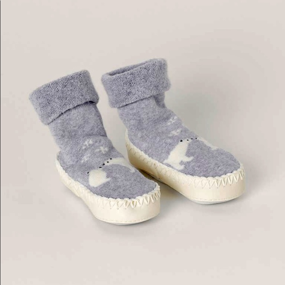 H&M Baby Lt. Gray with Polar Bears Moccasins/Socks